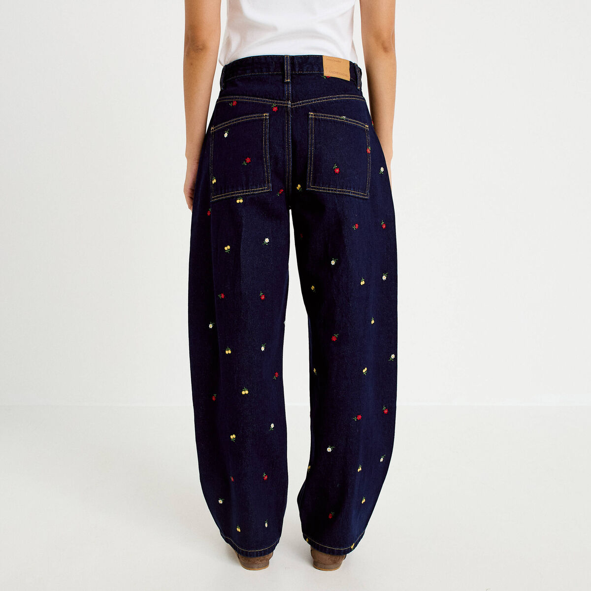 Jean barrel avec broderie bleu marine femme