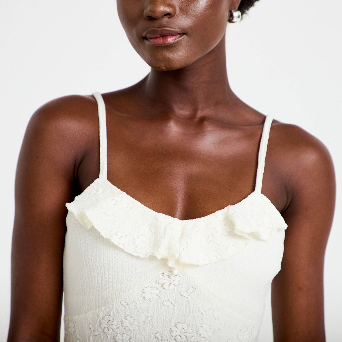 Robe longue &eacute;vas&eacute;e col v bretelles ecru femme