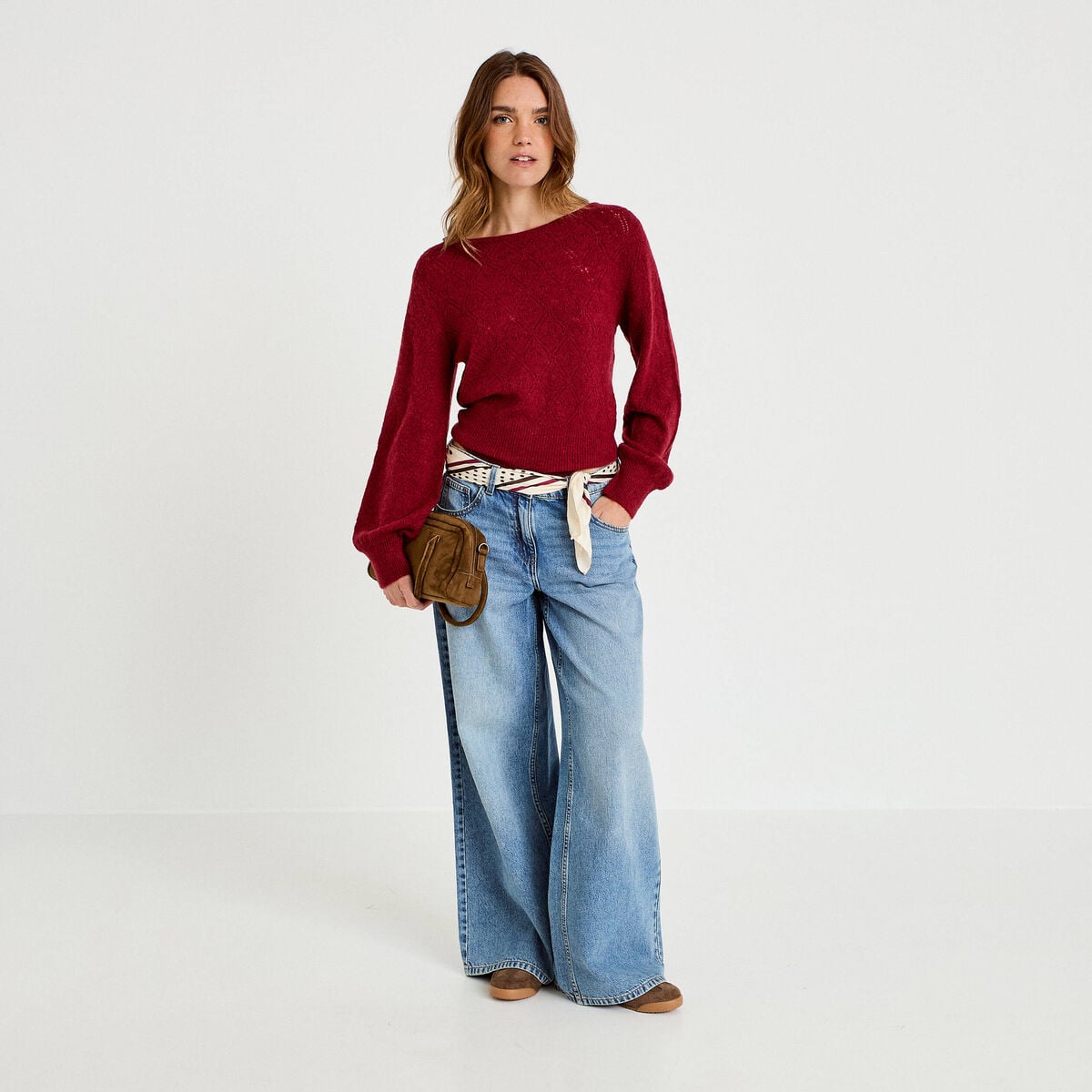 Pull ajour&eacute; col bateau manches longues rouge fonc&eacute; femme
