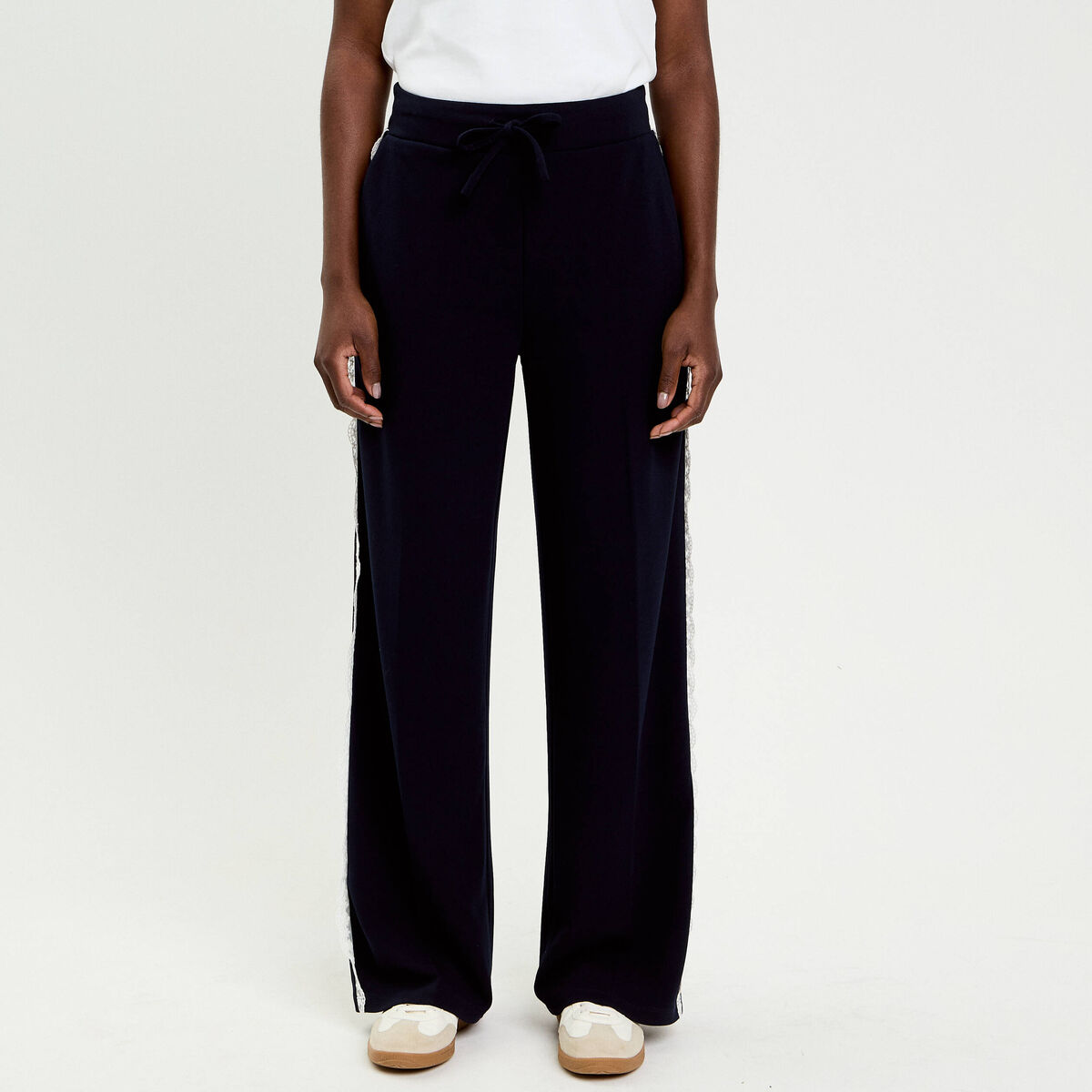 Pantalon large fluide d&eacute;tail dentelle bleu marine femme
