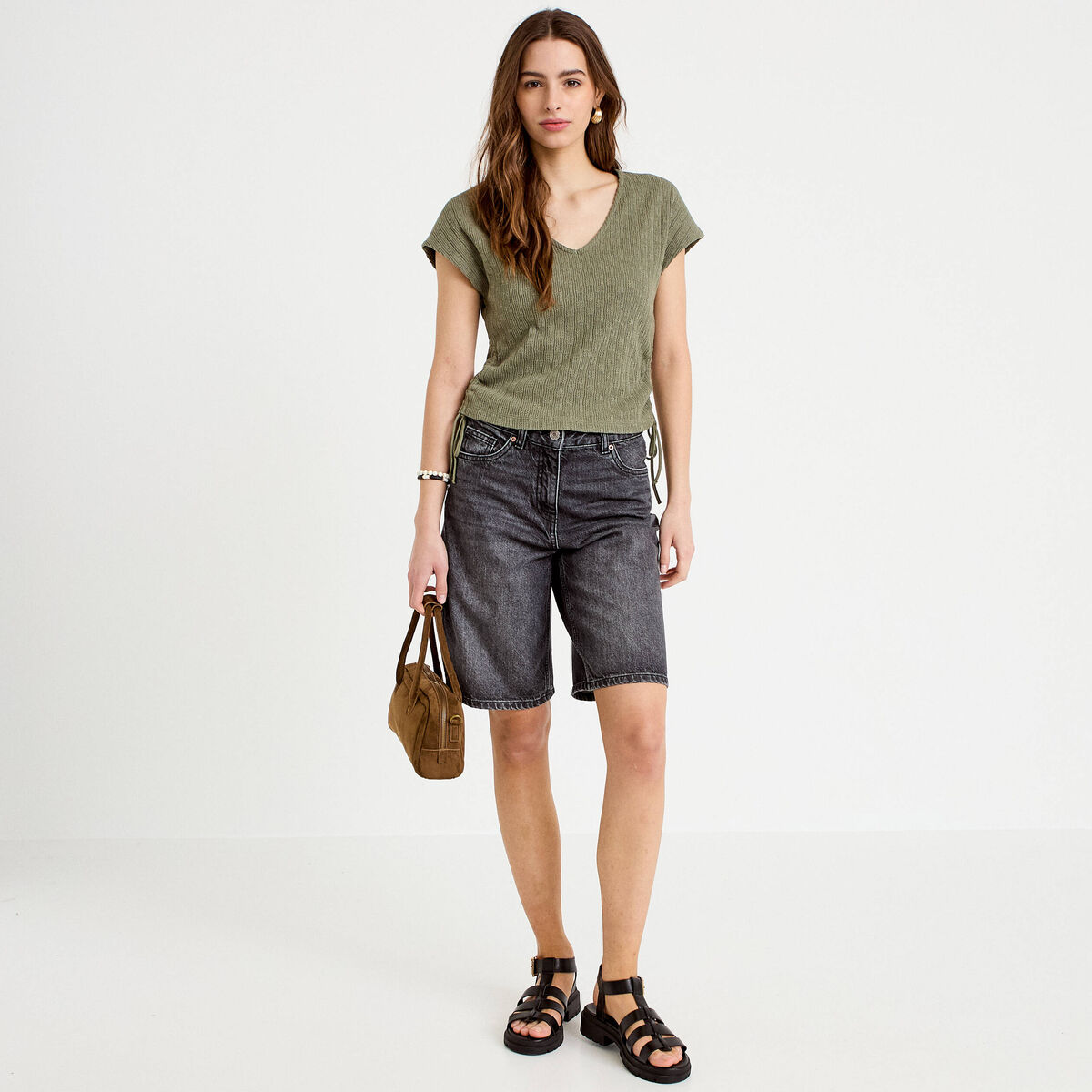 T-shirt ajour&eacute; d&eacute;tails cordons vert kaki femme