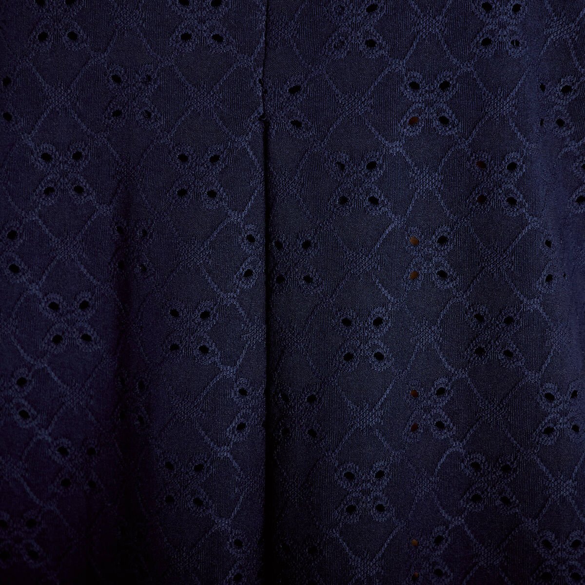 Blouse ajour&eacute;e col v manches courtes bleu marine femme