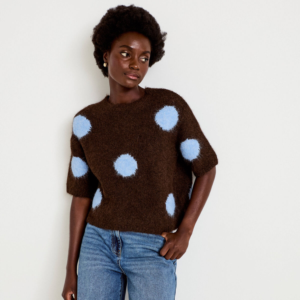 Pull col rond manches courtes marron fonc&eacute; femme
