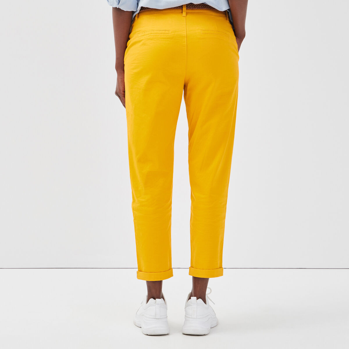 Pantalon chino 7/8&egrave;me jaune femme