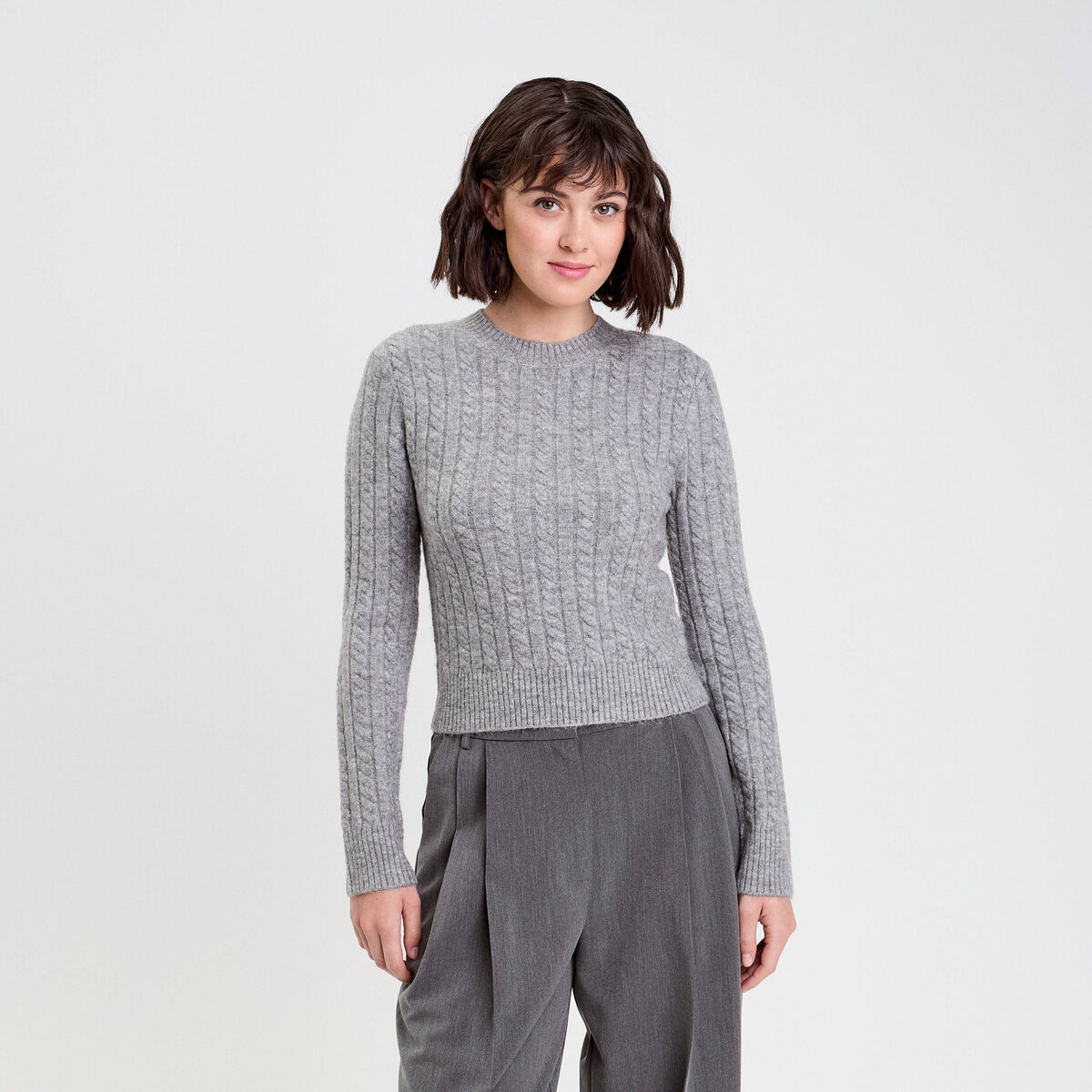 Pull ajust&eacute; col rond manches longues gris fonc&eacute; femme