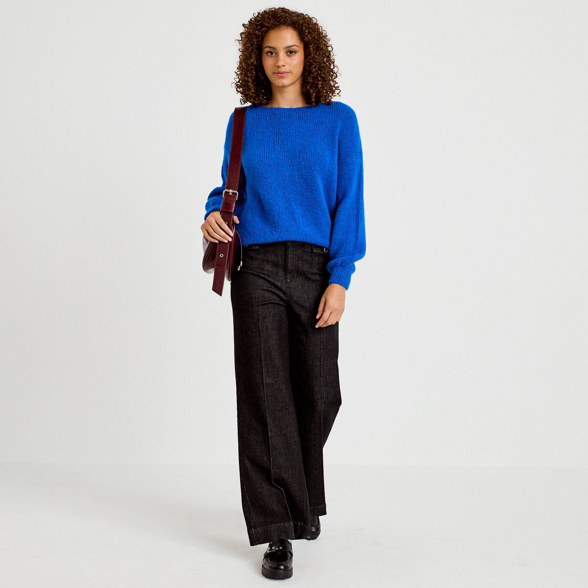 Pull ample col bateau manches longues bleu electrique femme