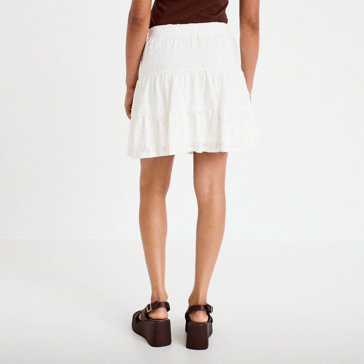 Jupe courte &eacute;vas&eacute;e en maille ecru femme