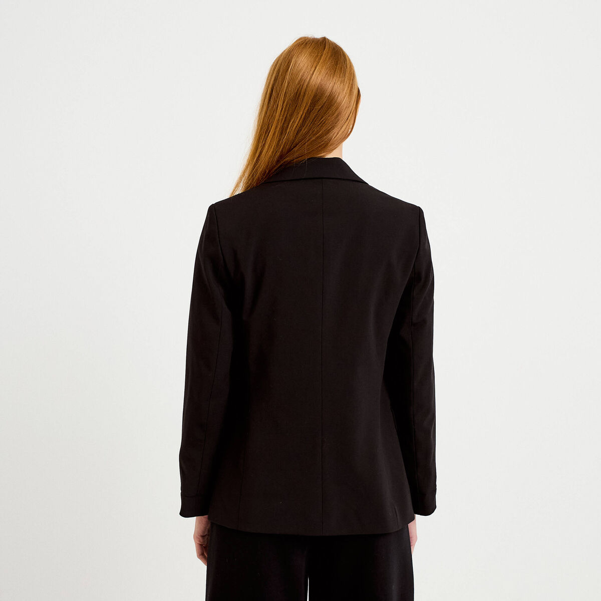 Blazer ajust&eacute; manches longues noir femme