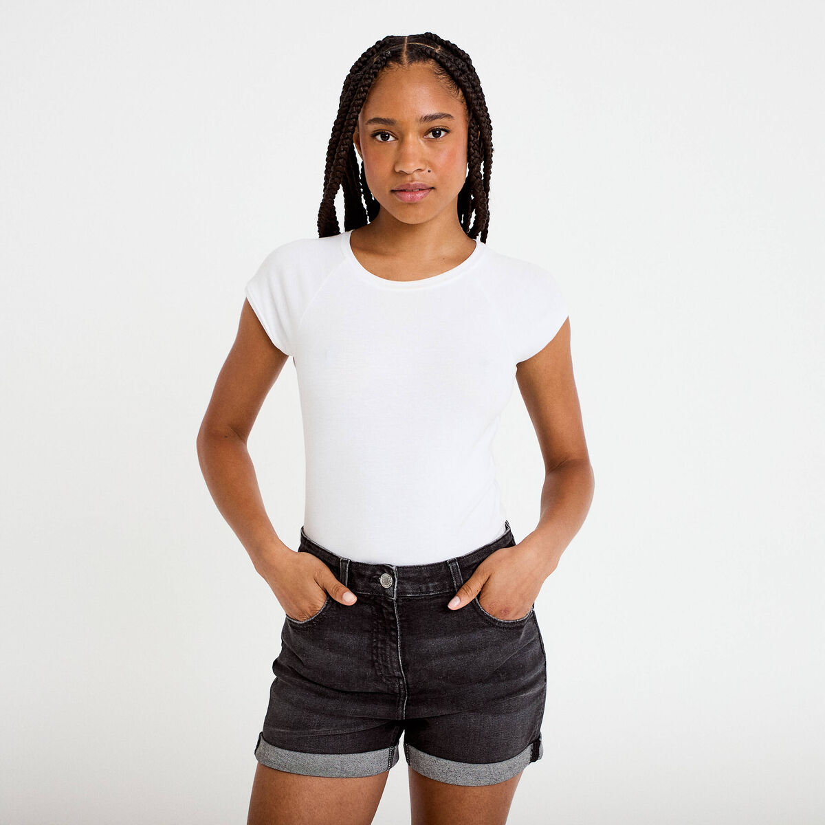 Short slim en jean denim noir femme