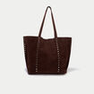 Sac aspect daim d&eacute;tails clout&eacute;s marron femme