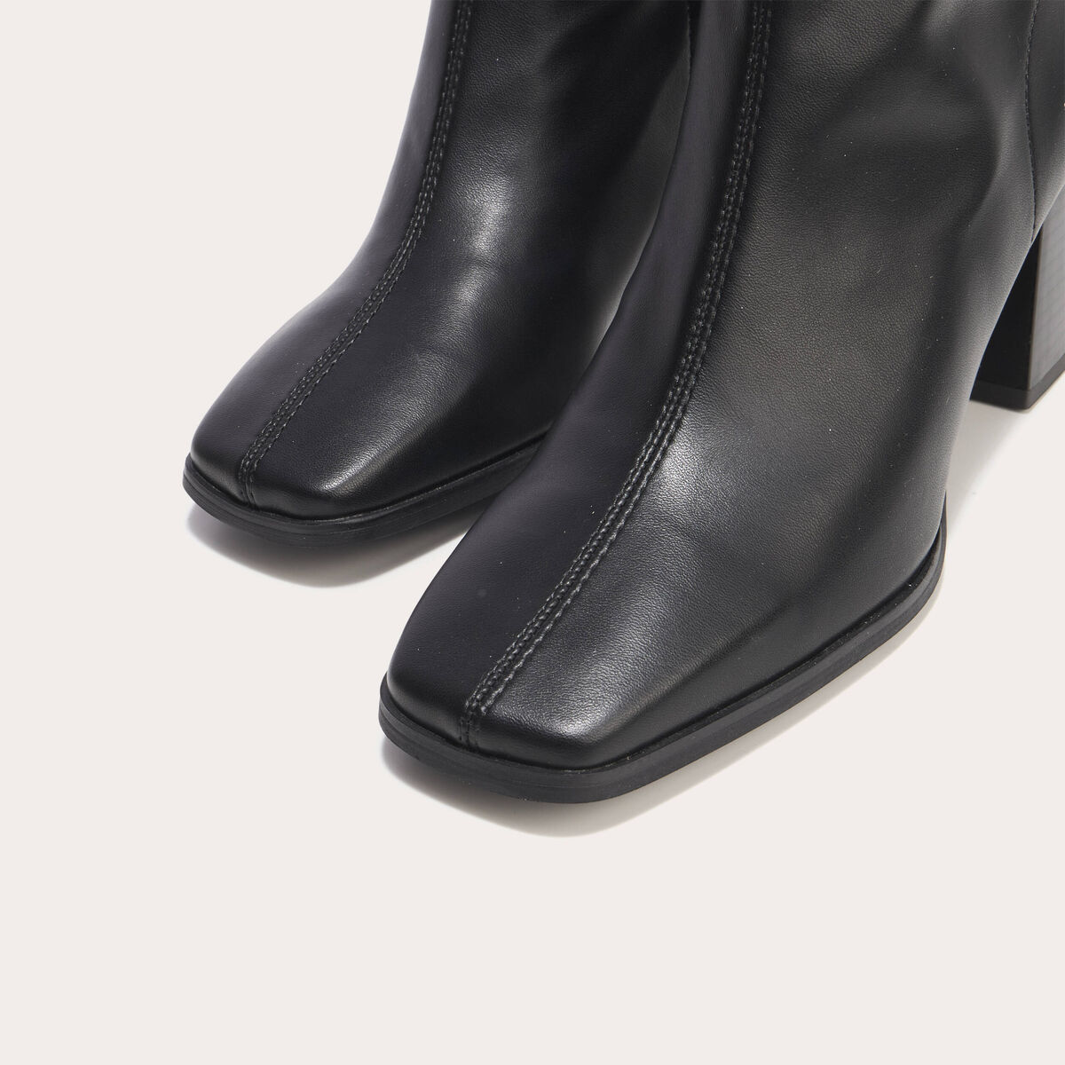 Bottines &agrave; talon noir femme