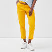 Pantalon chino 7/8&egrave;me jaune femme