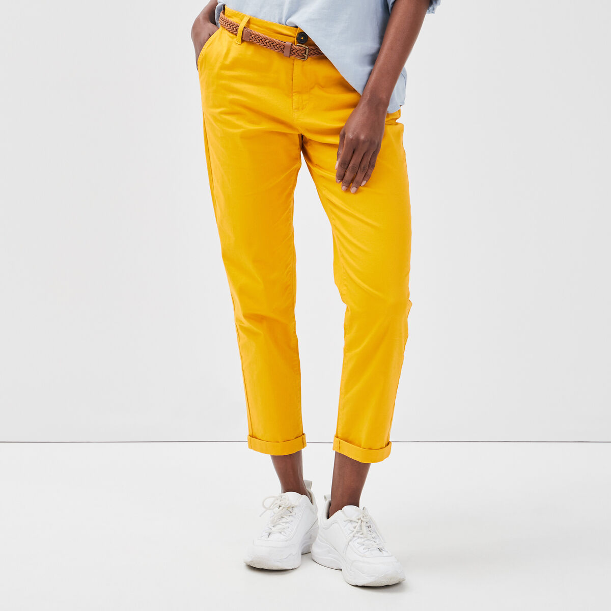 Pantalon chino 7/8&egrave;me jaune femme