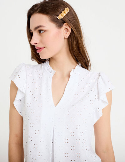 Blouse ajour&eacute;e col v manches courtes ecru femme