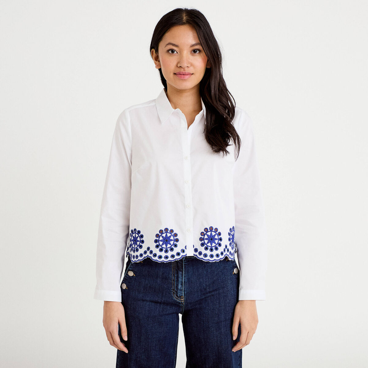 Chemise col classique avec broderie ecru femme