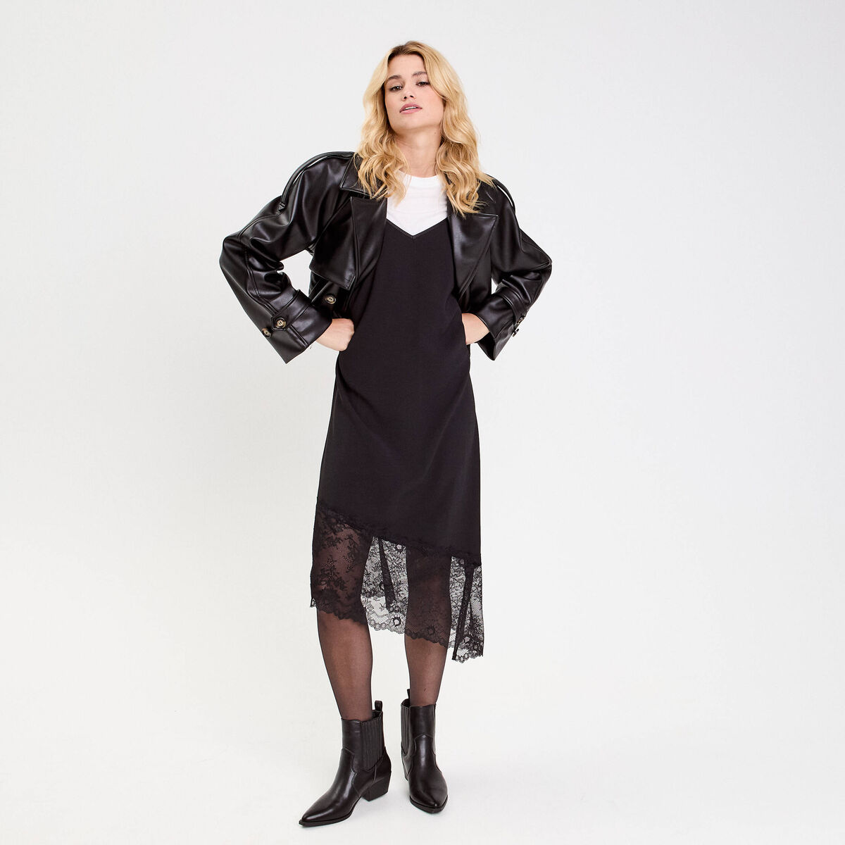 Robe longue droite col v satin&eacute;e noir femme
