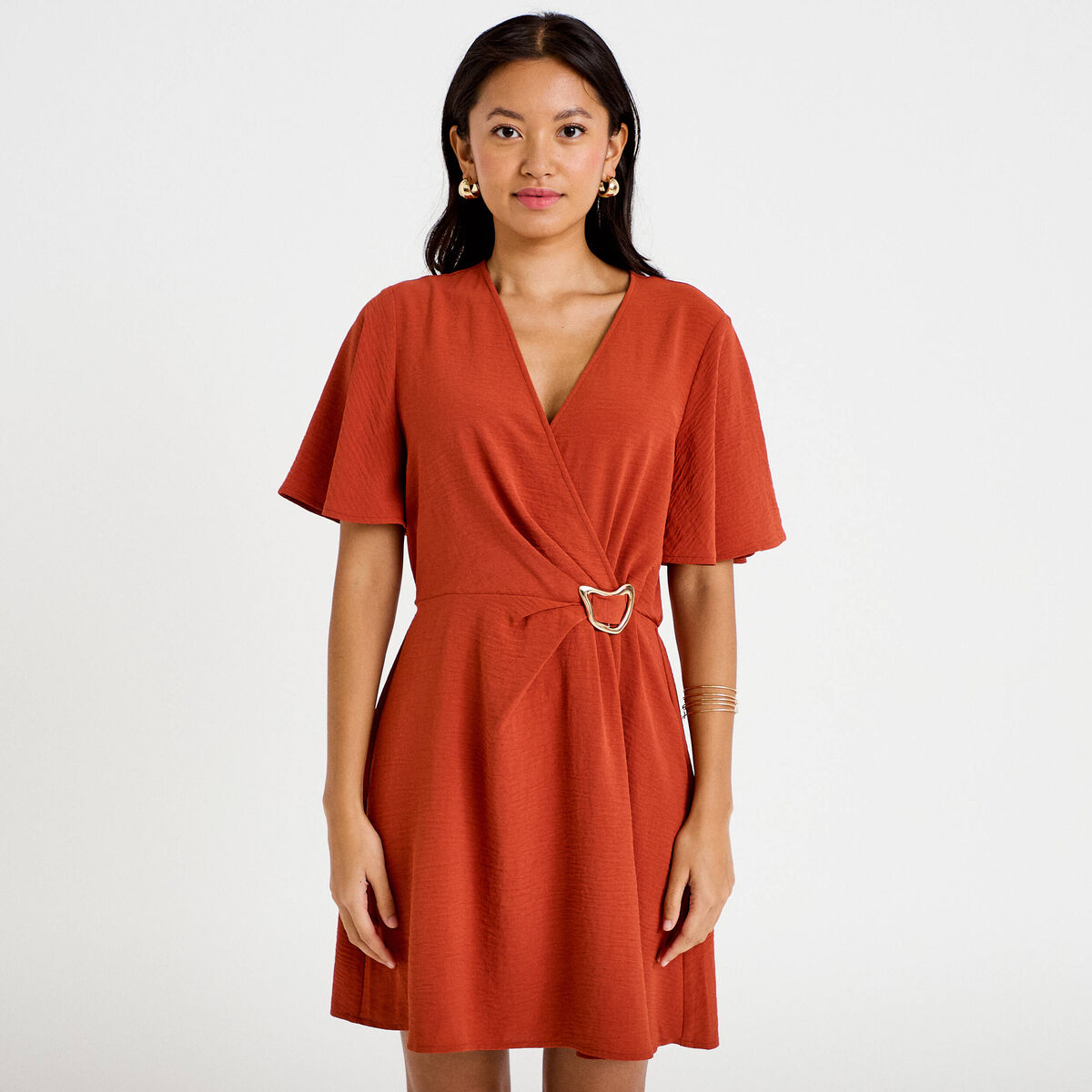 Robe courte &eacute;vas&eacute;e col v manches courtes orange fonc&eacute; femme