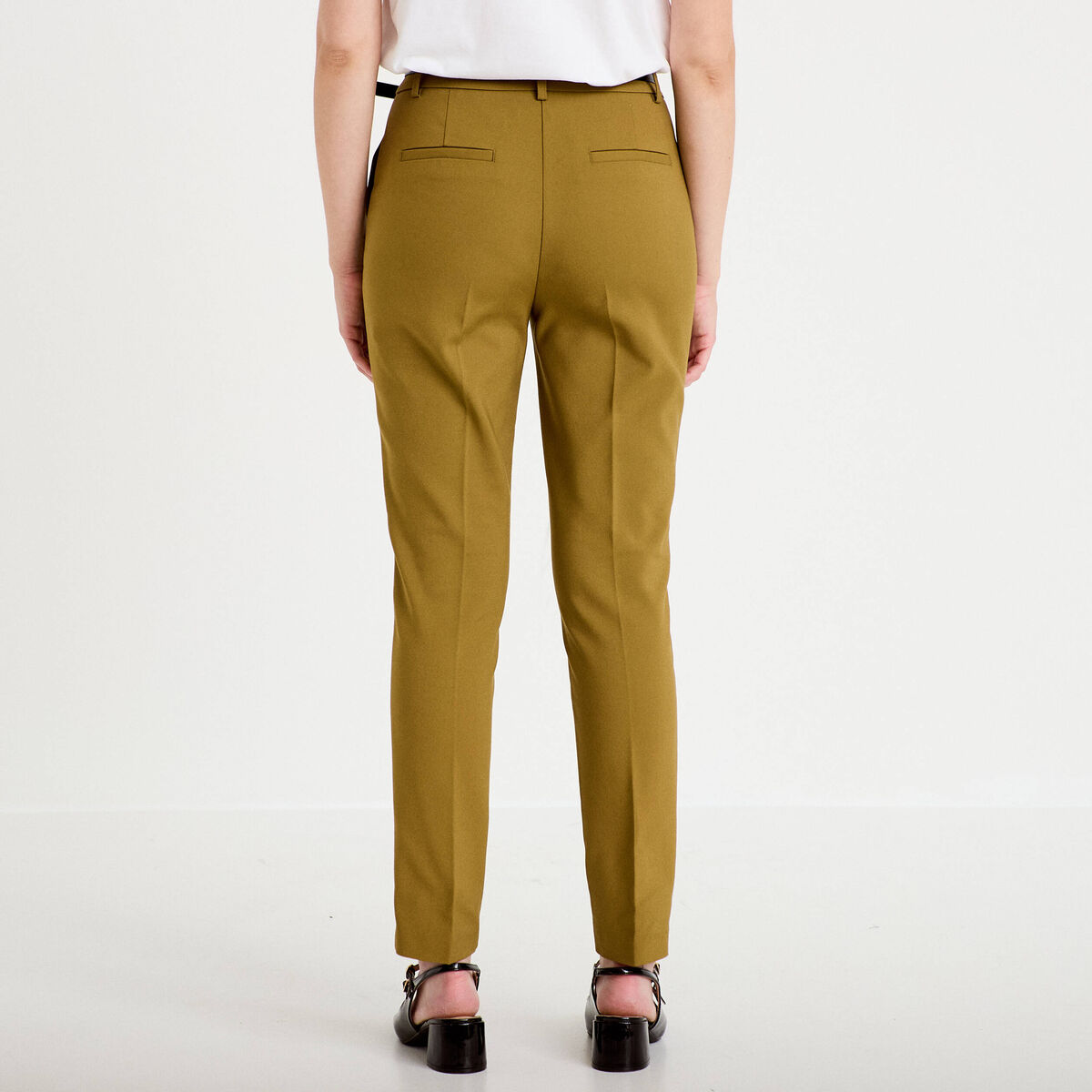 Pantalon cigarette ceintur&eacute; vert kaki femme