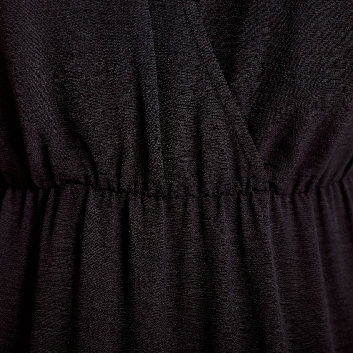 Robe longue &eacute;vas&eacute;e col V noir femme