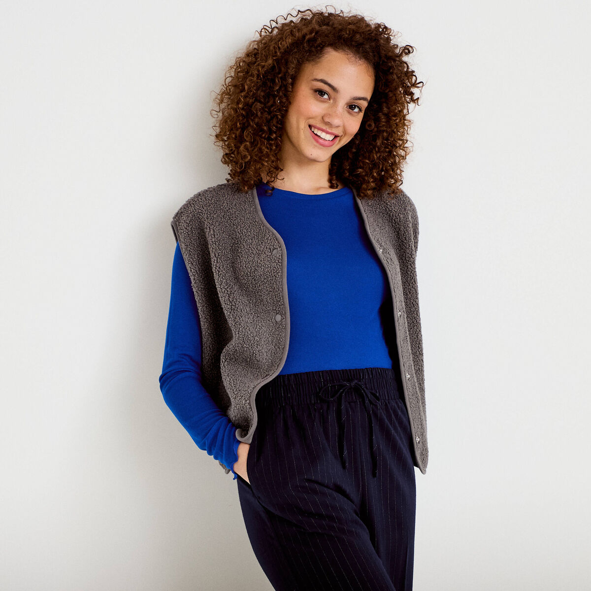 Gilet sans manches effet polaire gris fonc&eacute; femme