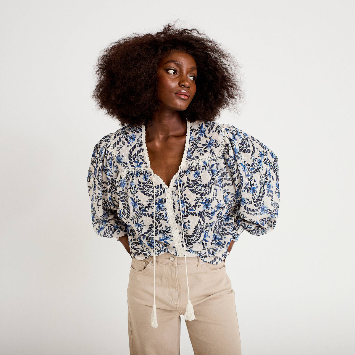 Blouse ample col v manches longues blanc femme