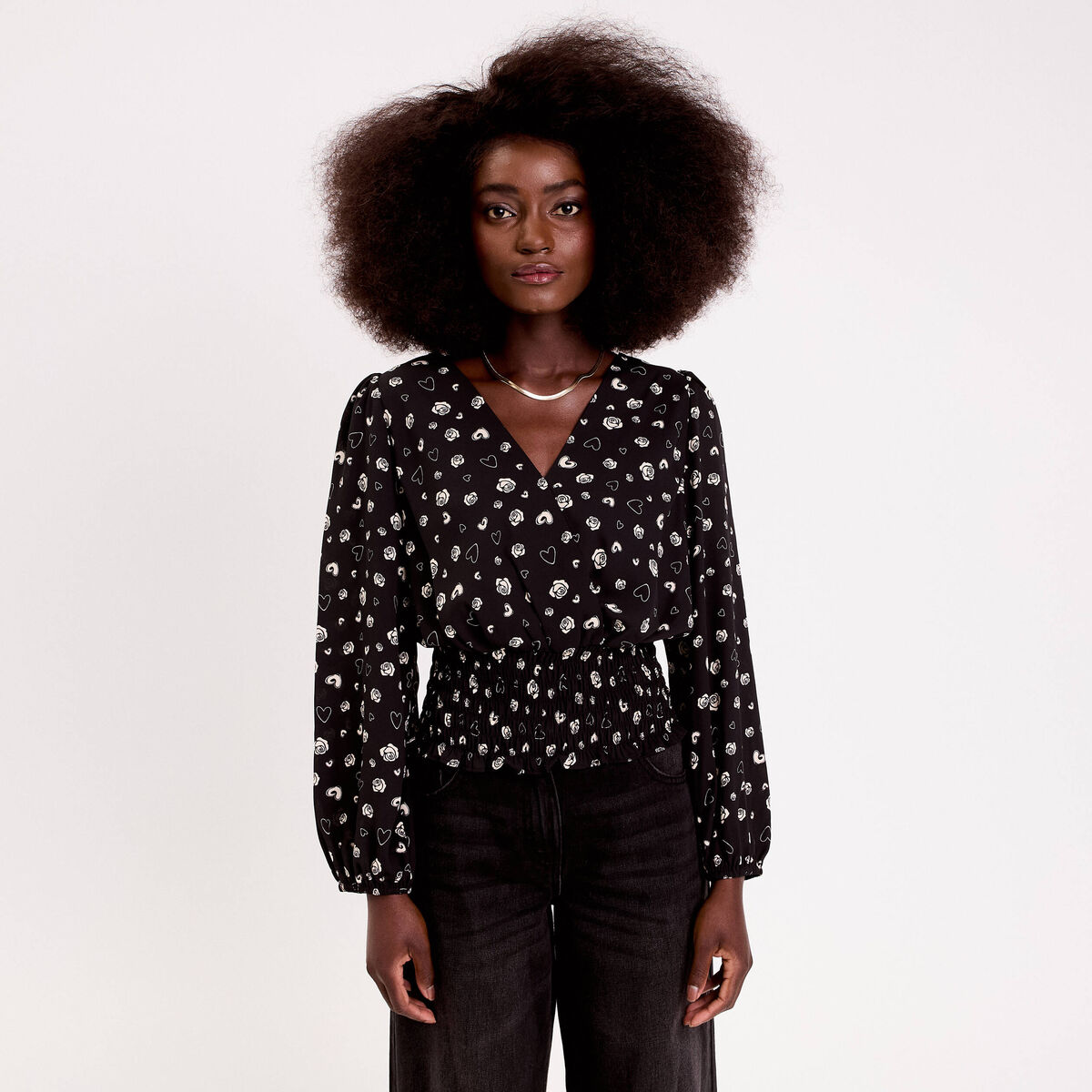 Blouse courte taille smock&eacute;e noir femme