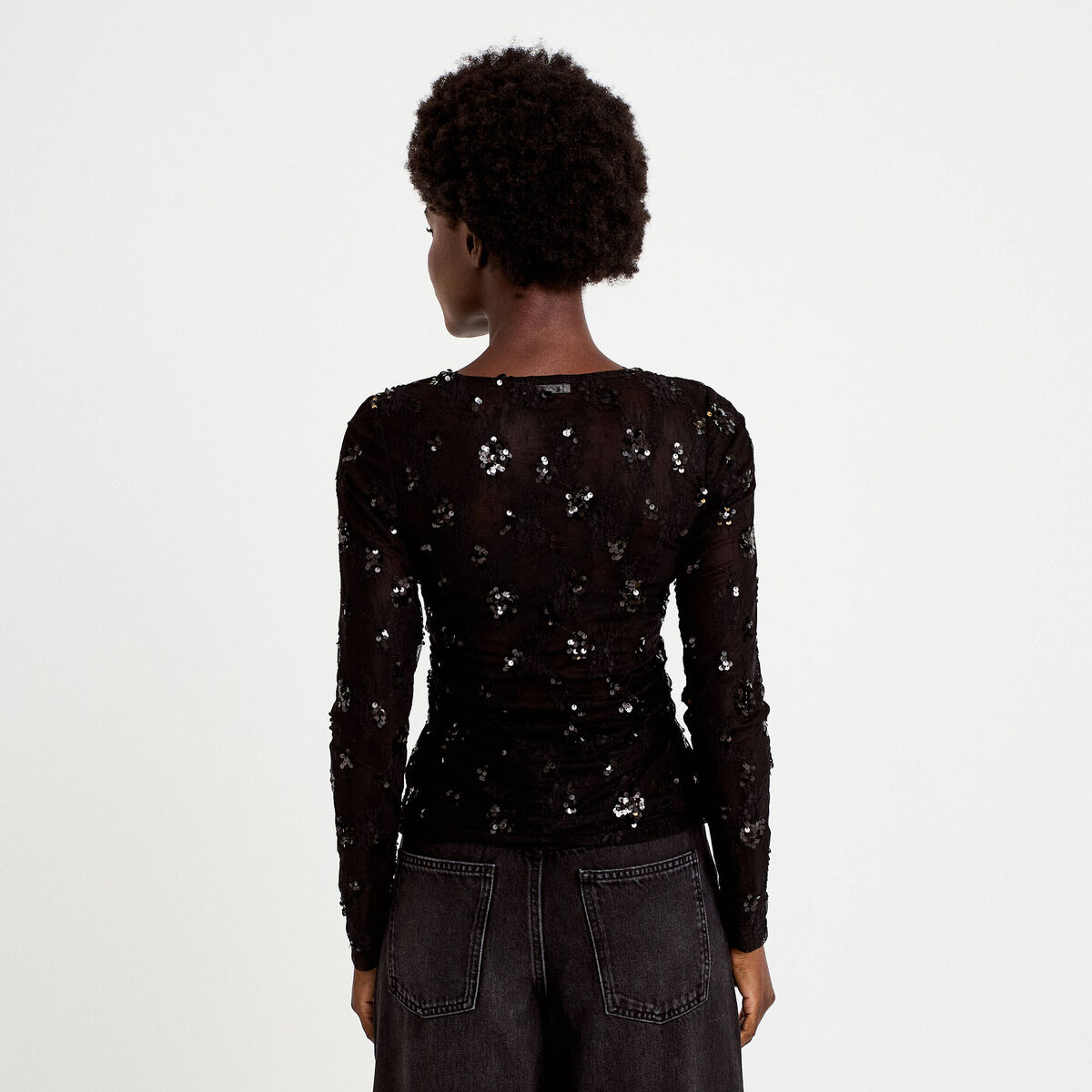 T-shirt ajust&eacute; col rond brod&eacute; perles noir femme