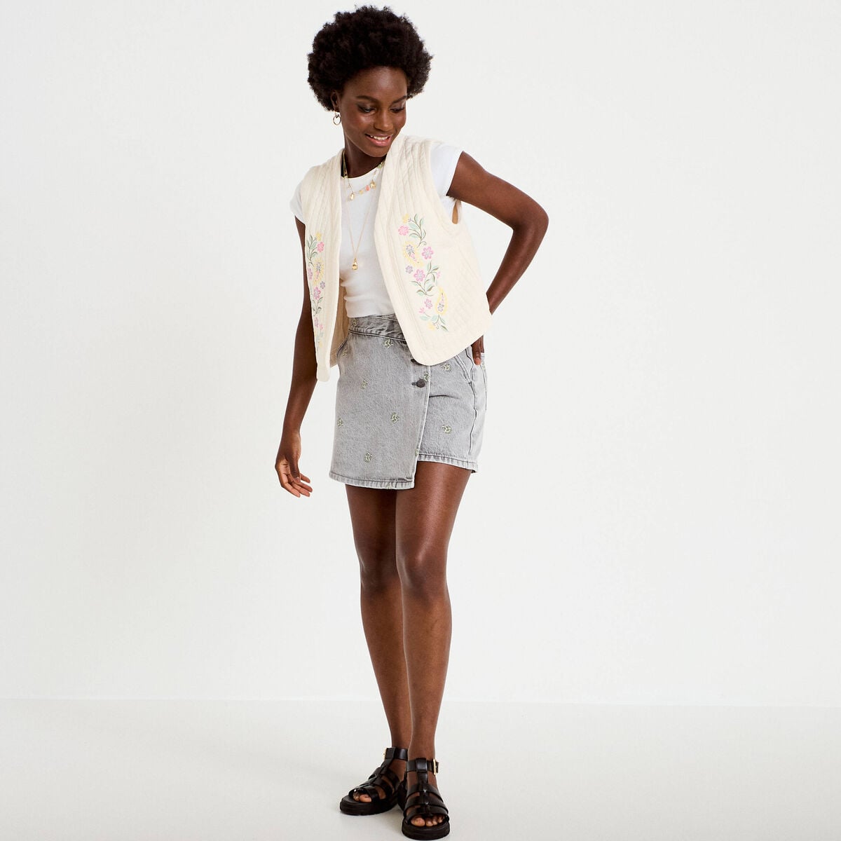 Veste droite sans manches col rond ecru femme