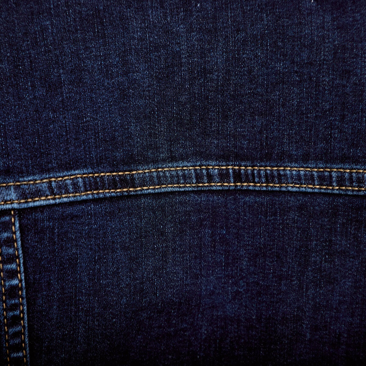 Veste cintr&eacute;e en jean col classique denim brut femme