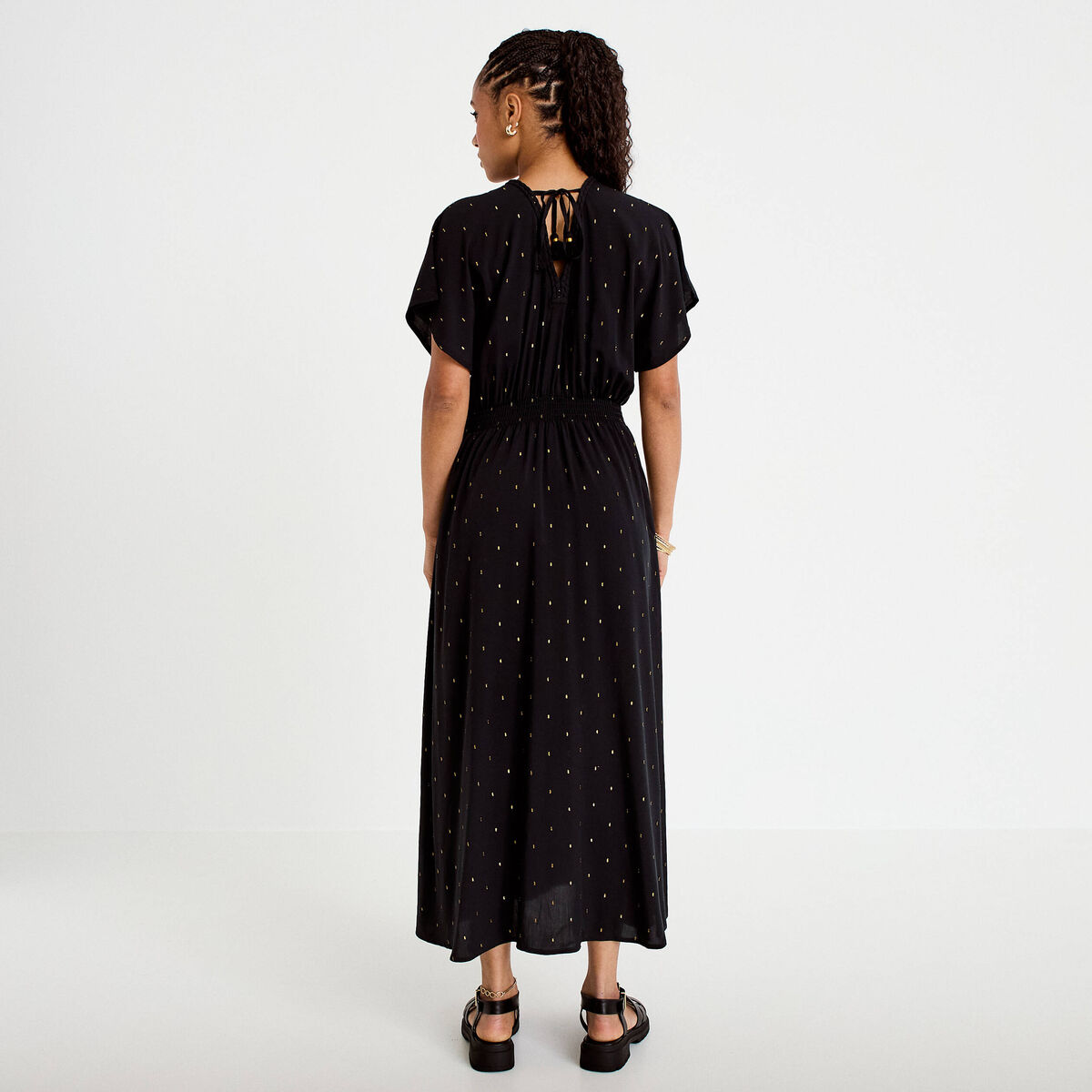 Robe &eacute;vas&eacute;e 3/4 col v manches courtes noir femme