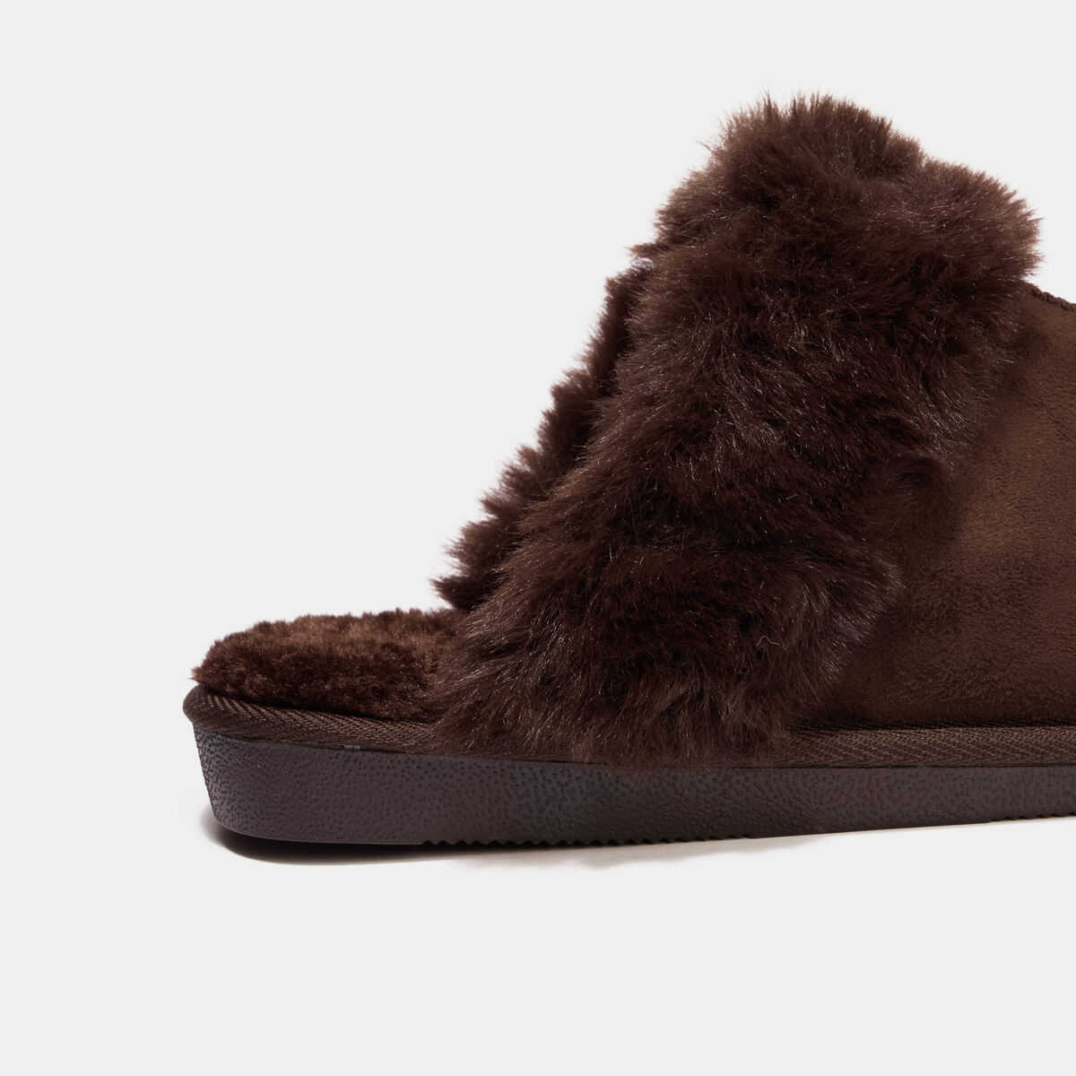 Chaussons fausse fourrure marron fonc&eacute; femme
