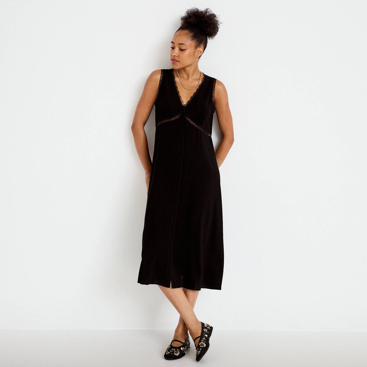 Robe longue droite sans manches col v noir femme