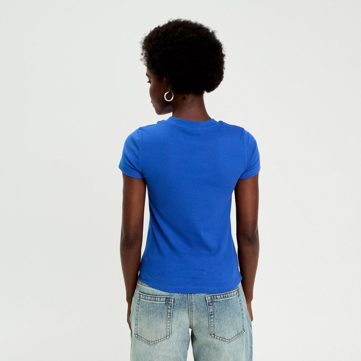 T-shirt c&ocirc;tel&eacute; ajust&eacute; manches courtes bleu electrique femme