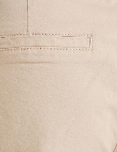 Short chino ceintur&eacute; beige femme