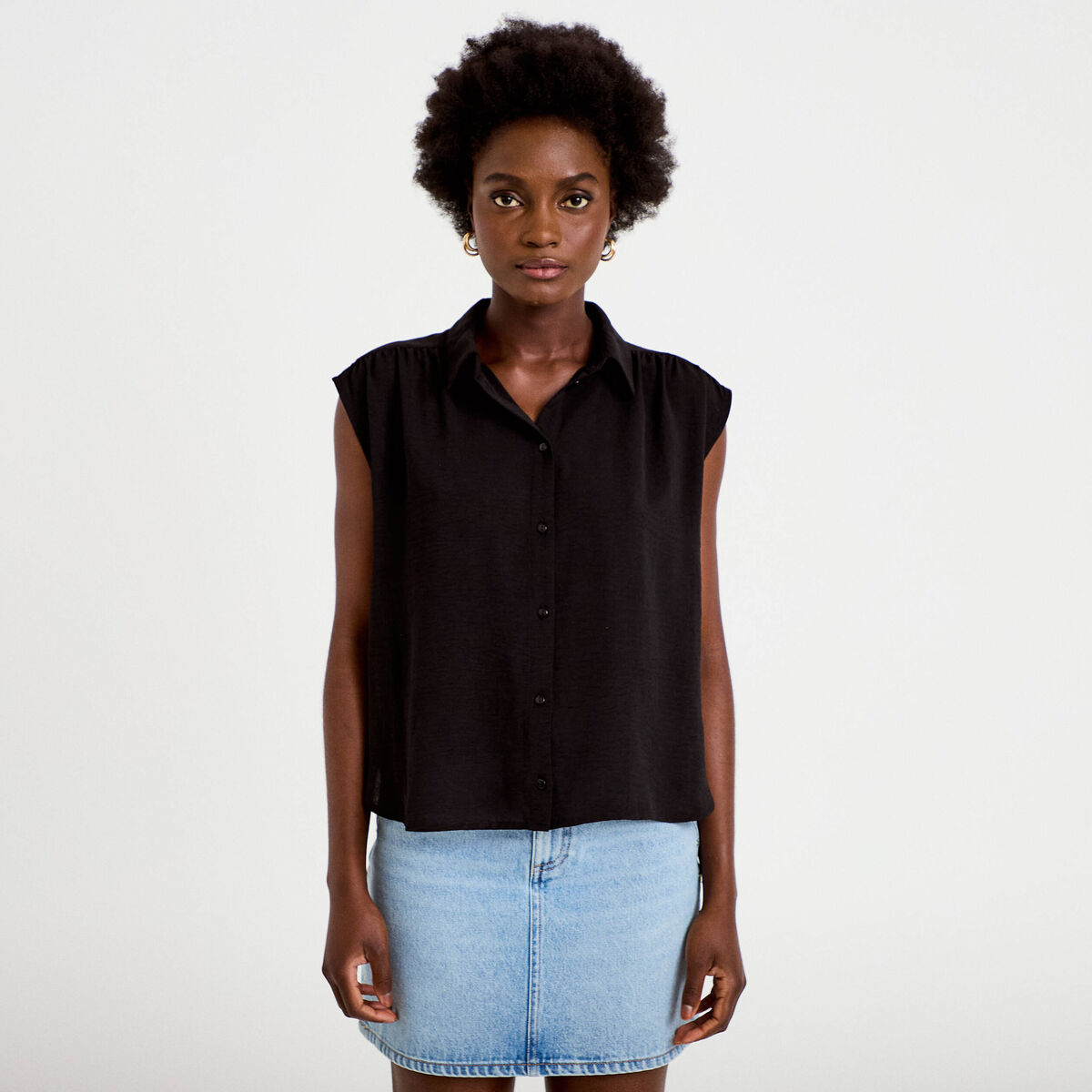 Chemise ample sans manches pliss&eacute;e noir femme