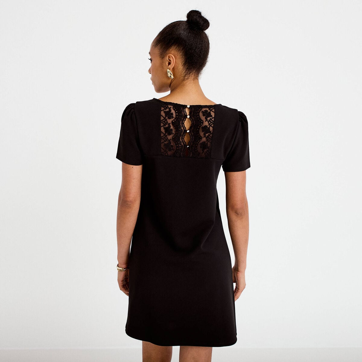 Robe droite courte en maille col rond noir femme