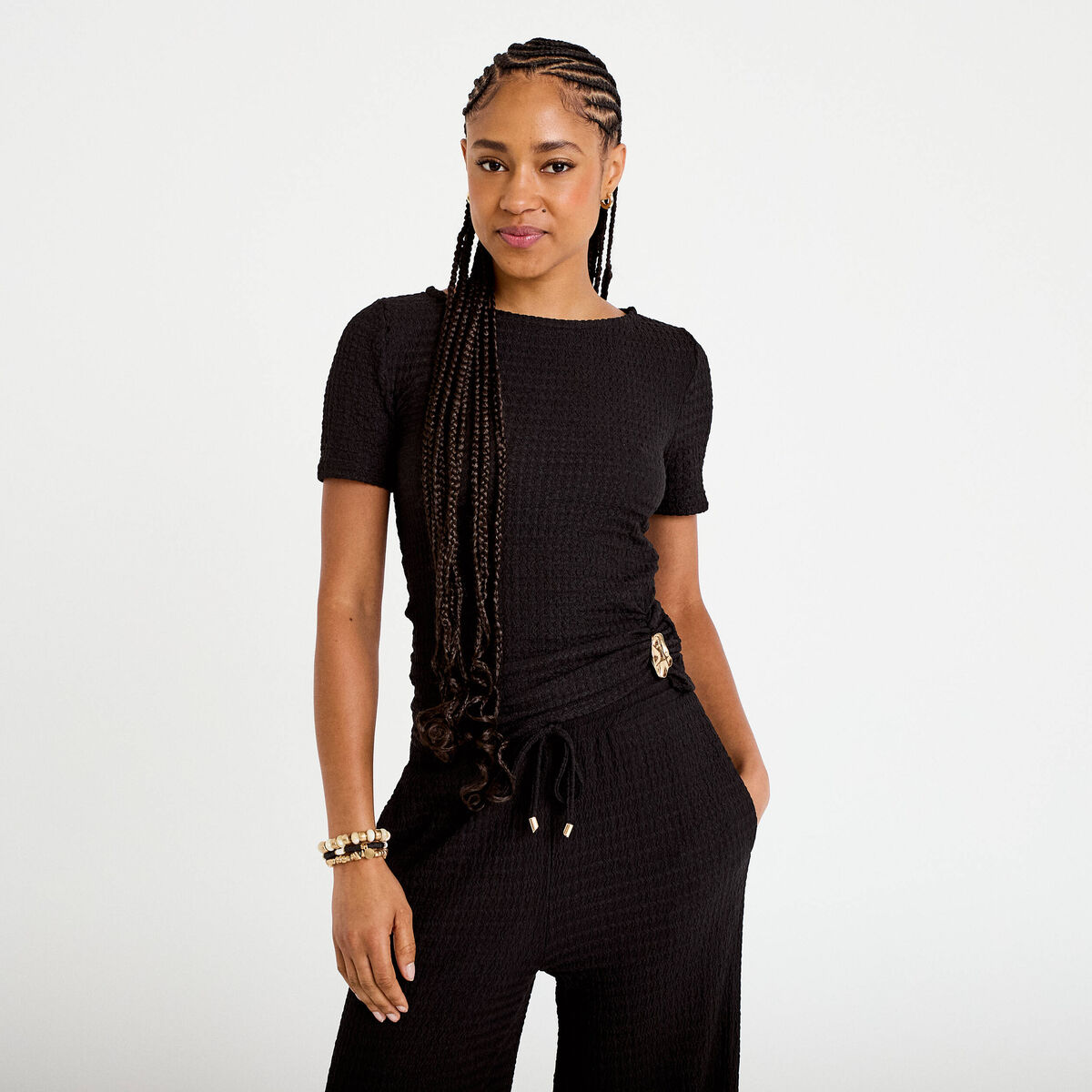 T-shirt col rond manches courtes bijou noir femme