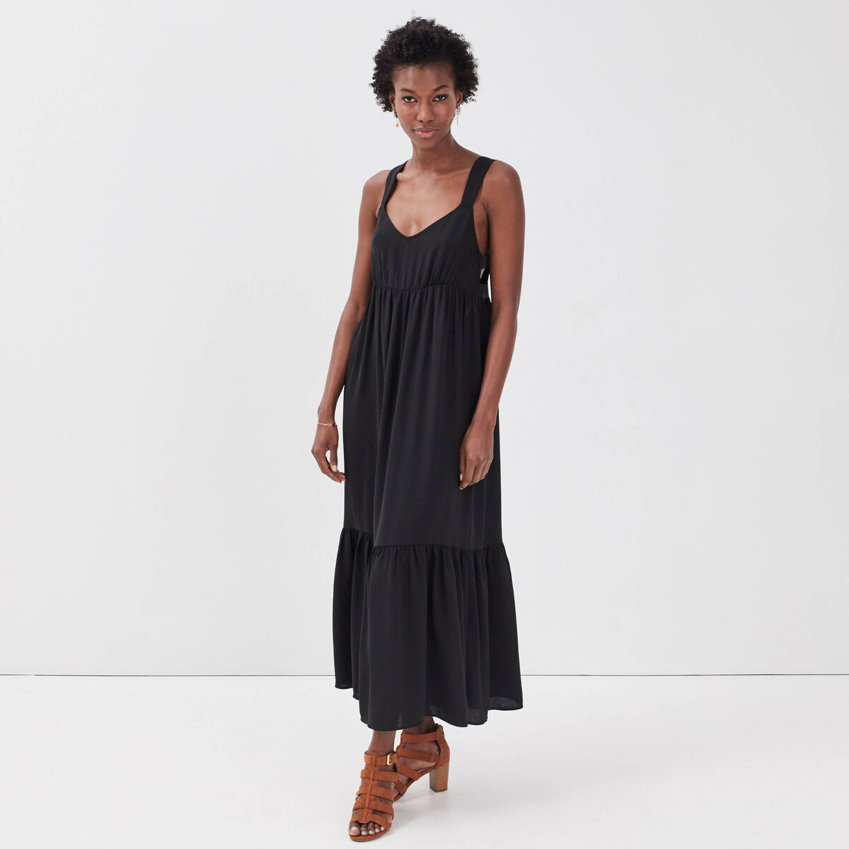 Robe longue &eacute;vas&eacute;e bretelles noir femme