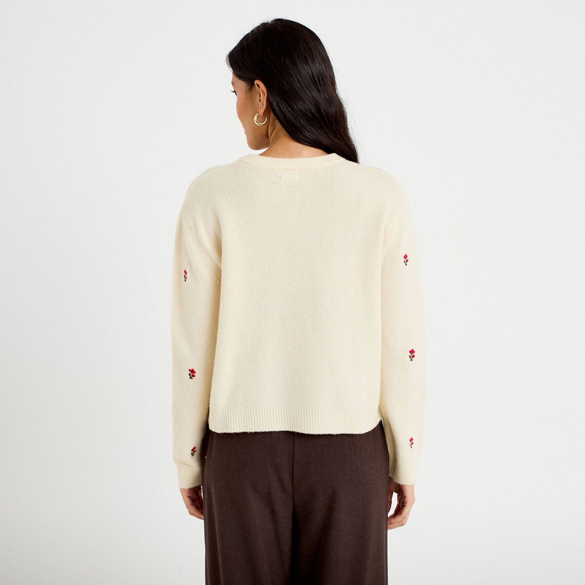 Gilet manches longues broderies col rond beige femme