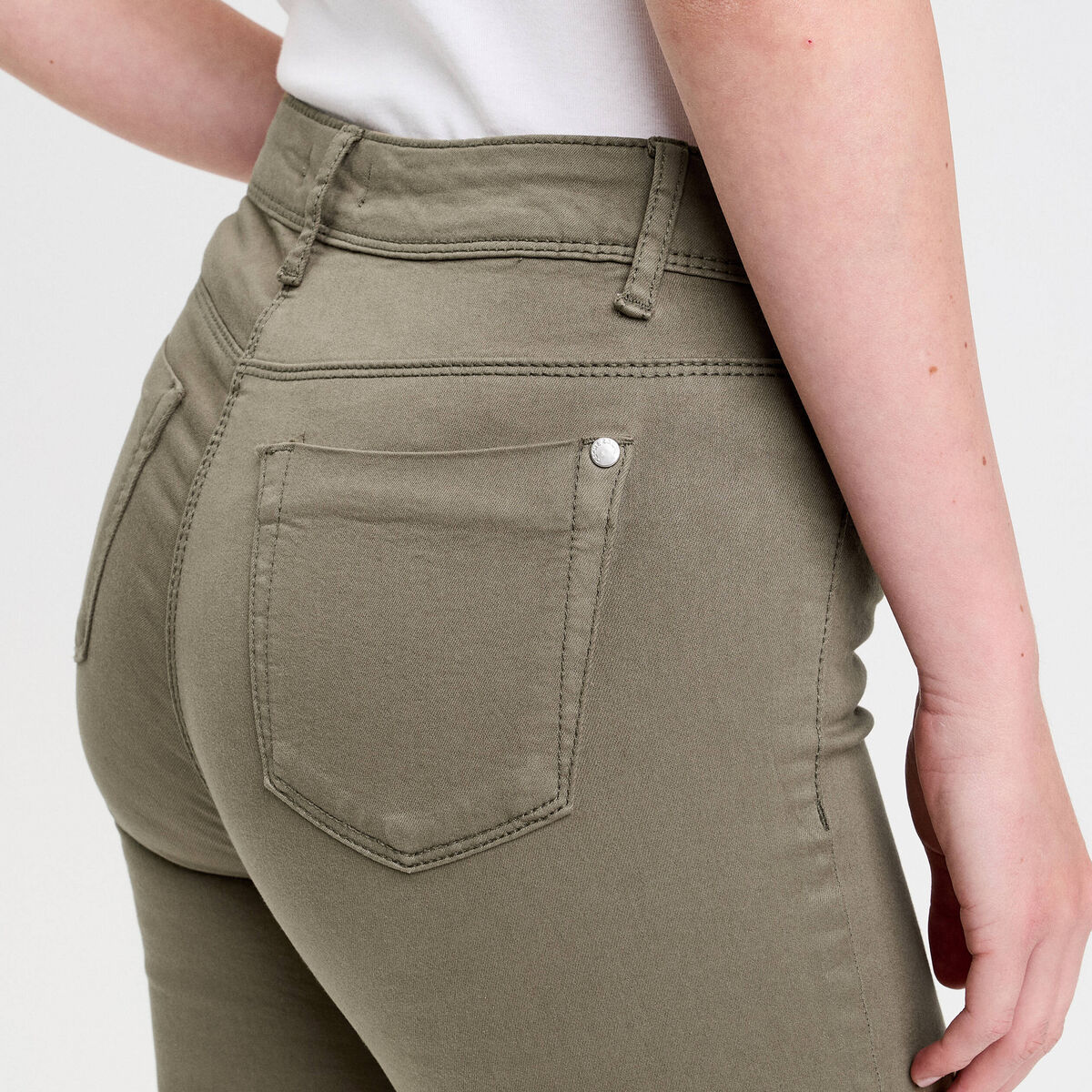 Jeans slim 5 poches vert kaki femme