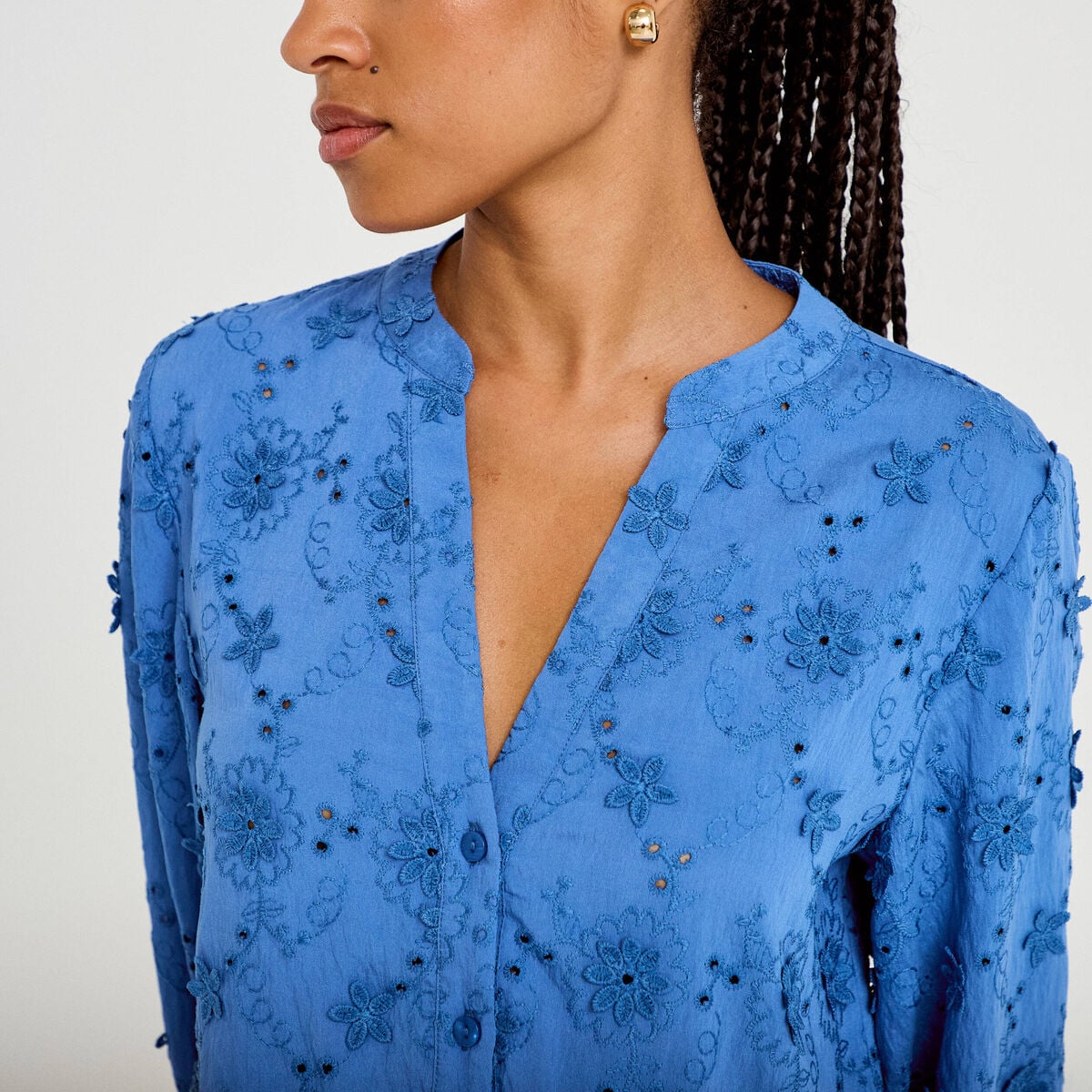 Blouse &agrave; motif en relief bleu fonc&eacute; femme