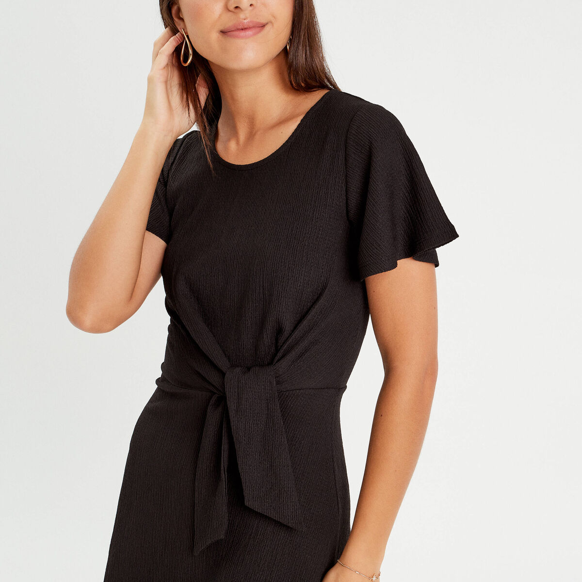 Robe &eacute;vas&eacute;e d&eacute;tail noeud noir femme