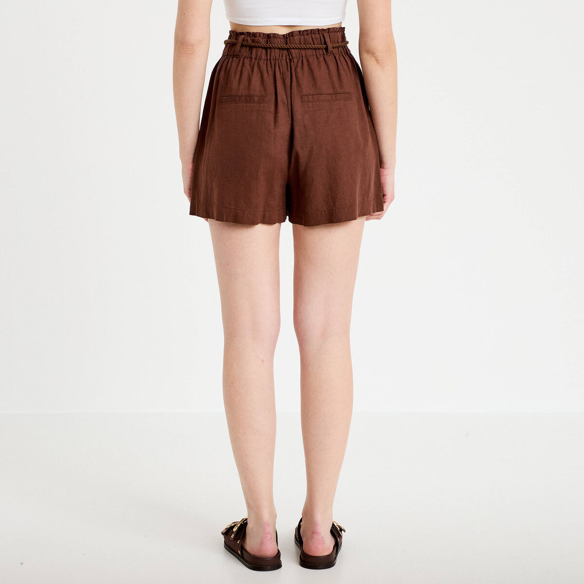 Short regular contenant du lin marron femme