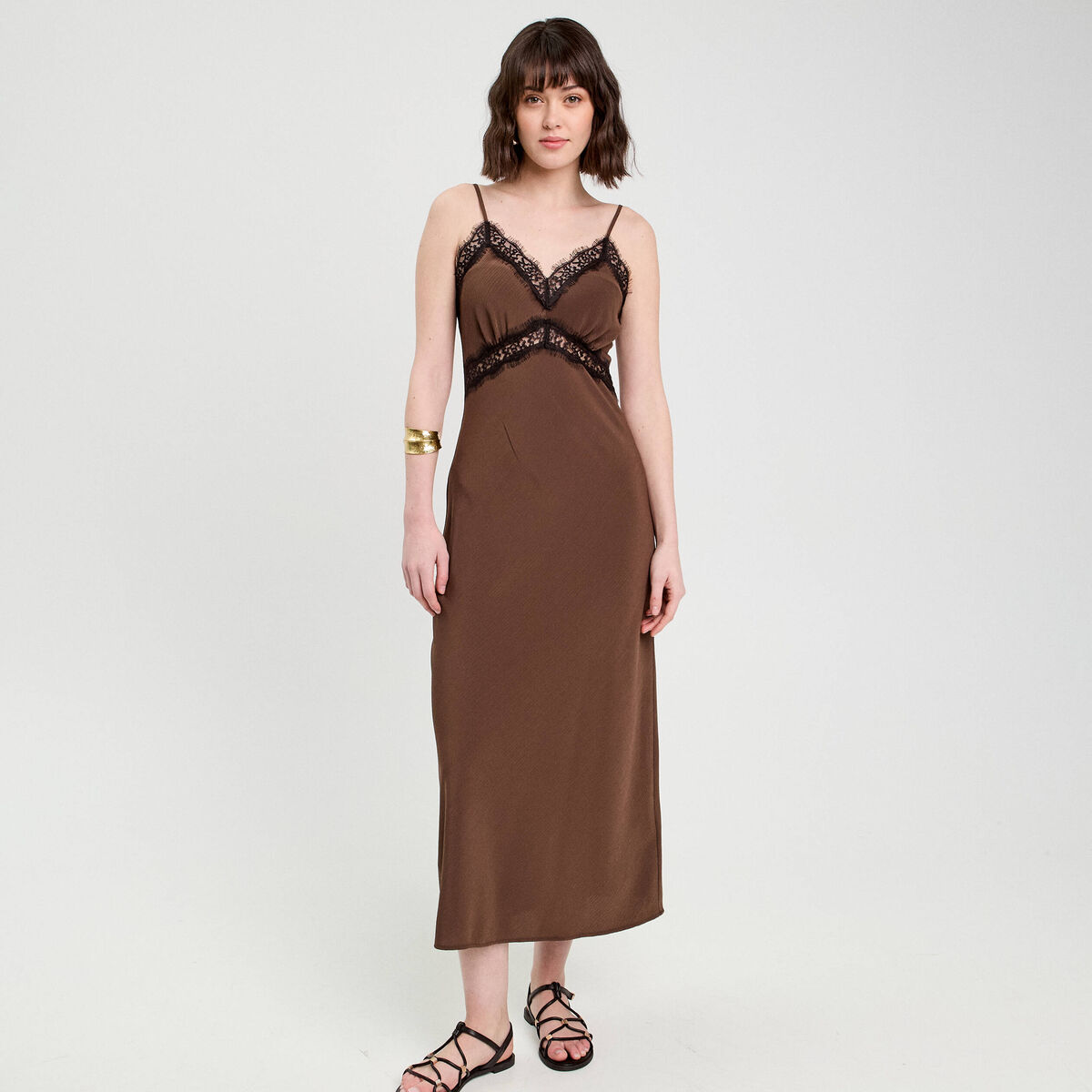 Robe longue ajust&eacute;e dentelle marron fonc&eacute; femme