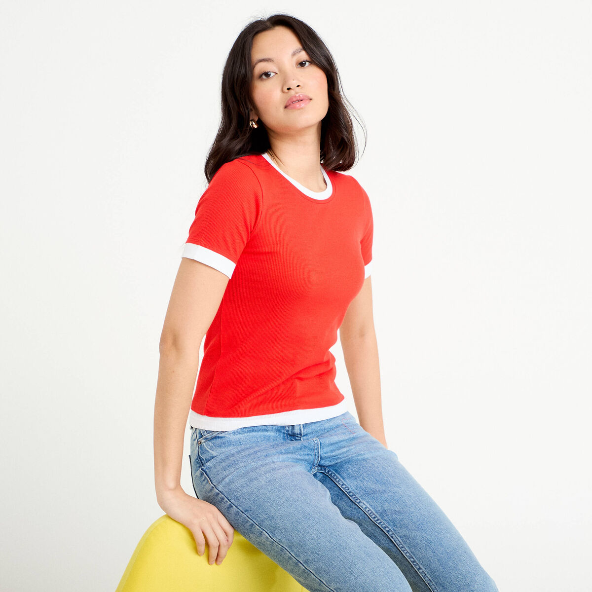 T-shirt ajust&eacute; col rond manches courtes rouge femme