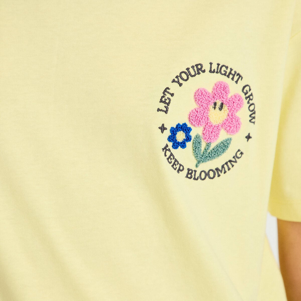 T-shirt bouclettes manches courtes jaune pastel femme