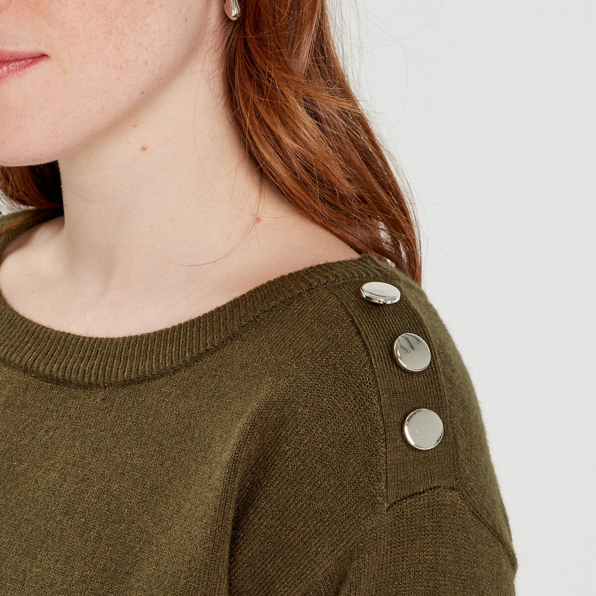 Pull avec boutons &eacute;paules vert kaki femme