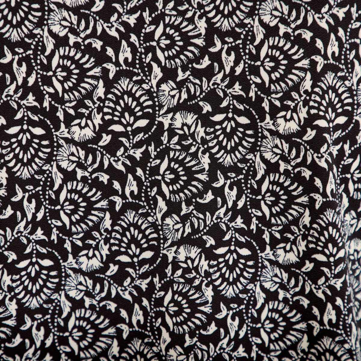 Blouse &agrave; volants noir femme