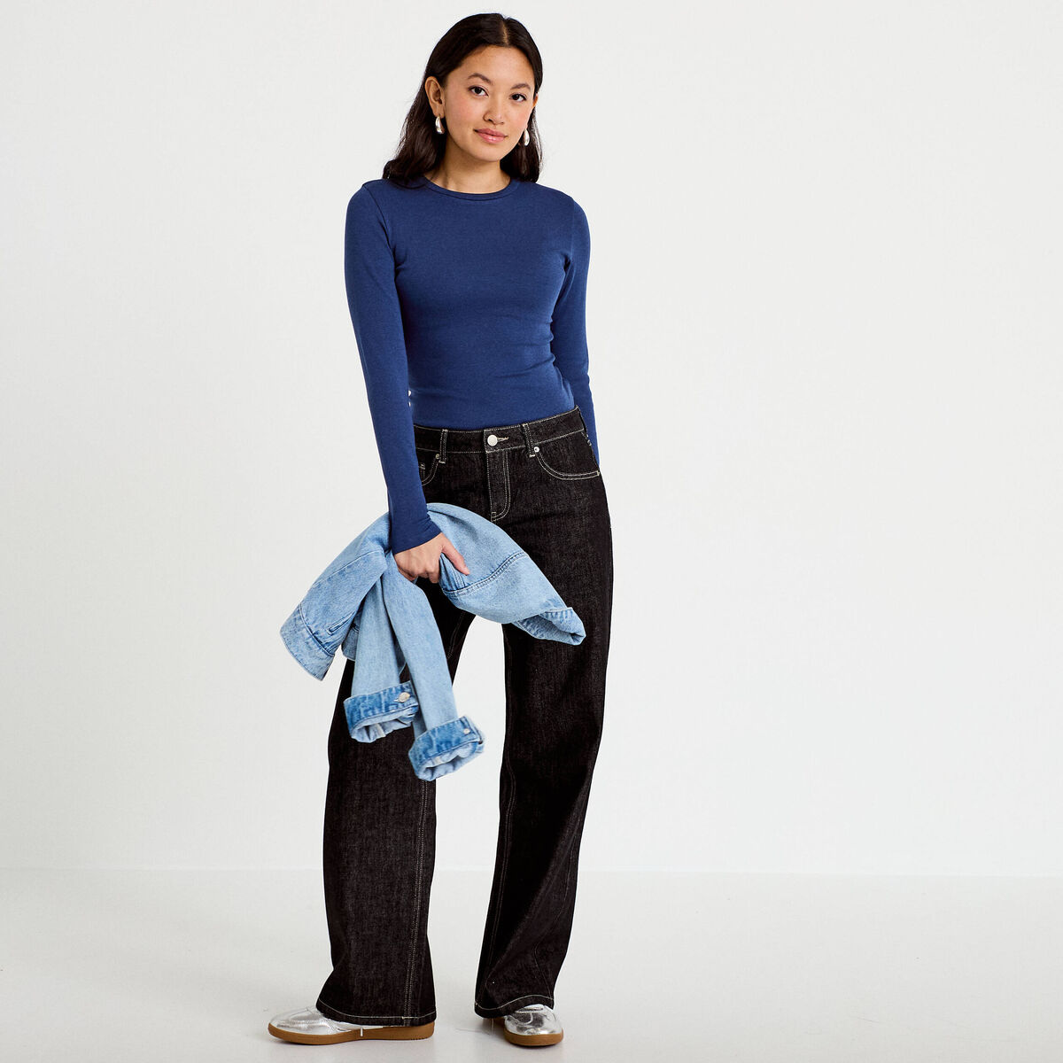 T-shirt cintr&eacute; col rond manches longues bleu fonc&eacute; femme