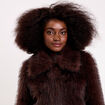 Veste courte en fausse fourrure marron fonc&eacute; femme